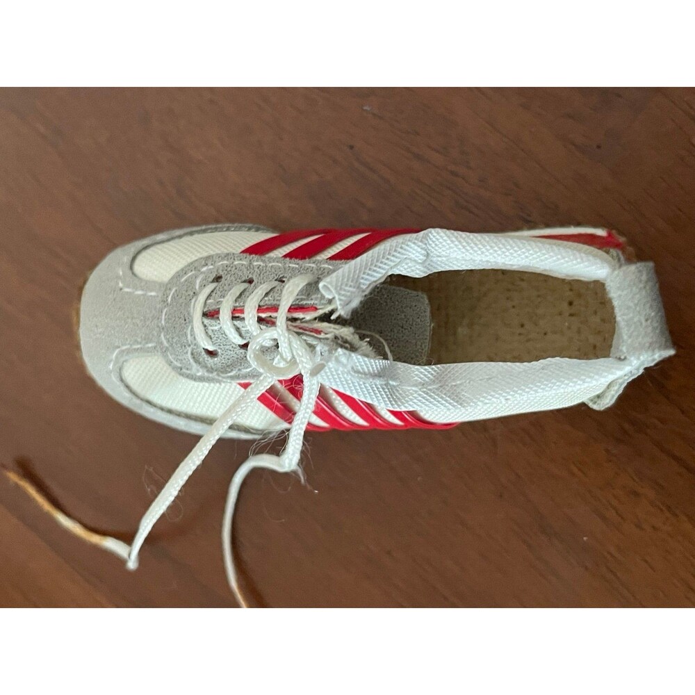 Vintage miniature, Adidas, red and white tennis shoe collector. - Picture 9 of 11